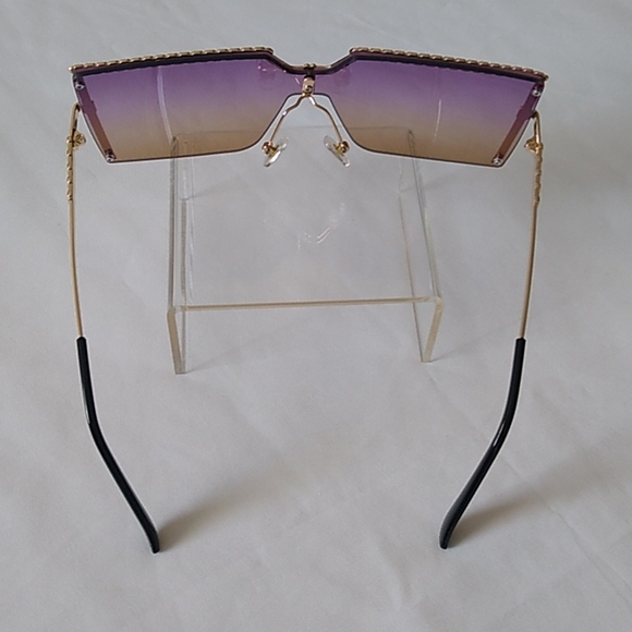 ✨"Sassy -N- Classy" fashion glasses✨ - Picture 3 of 3